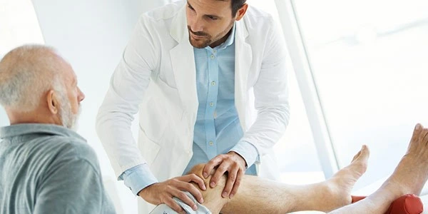 Knee-pain-specialist